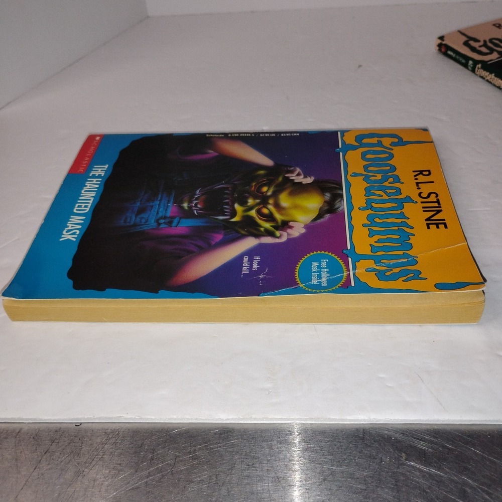 Goosebumps #11 The Haunted Mask R.L. Stine FIRST PRINT - Picture 5 of 11